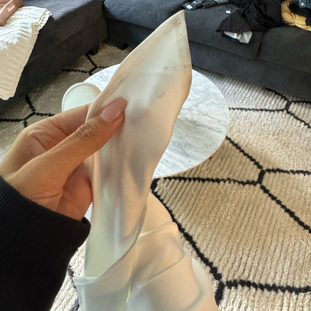 White Blazer. - Picture 6 of 6